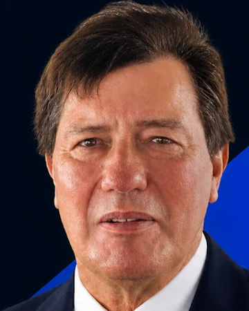 Bertus Költzow, Co-founder & Bond Consultant